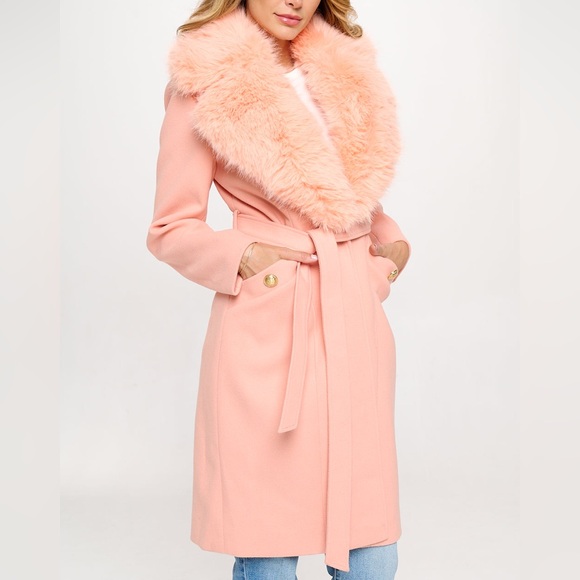 Chic Peach Coat with Faux Fur Collar - Picture 6 of 11